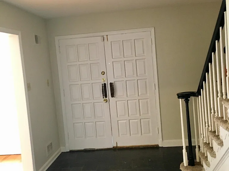 Foyer - Entry