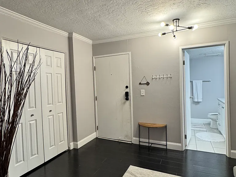 245 N Vine St #407 — Photo 3