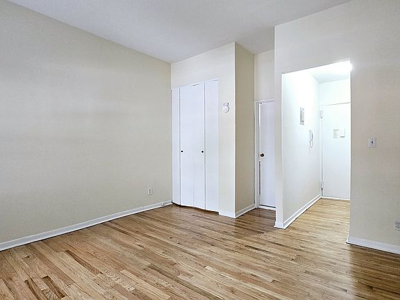 5th image of 206 W 106th St APT 6
