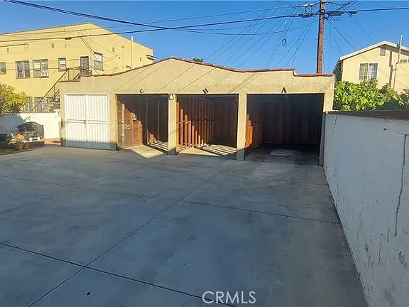 5th image of 2818 S Bronson Ave #2818B
