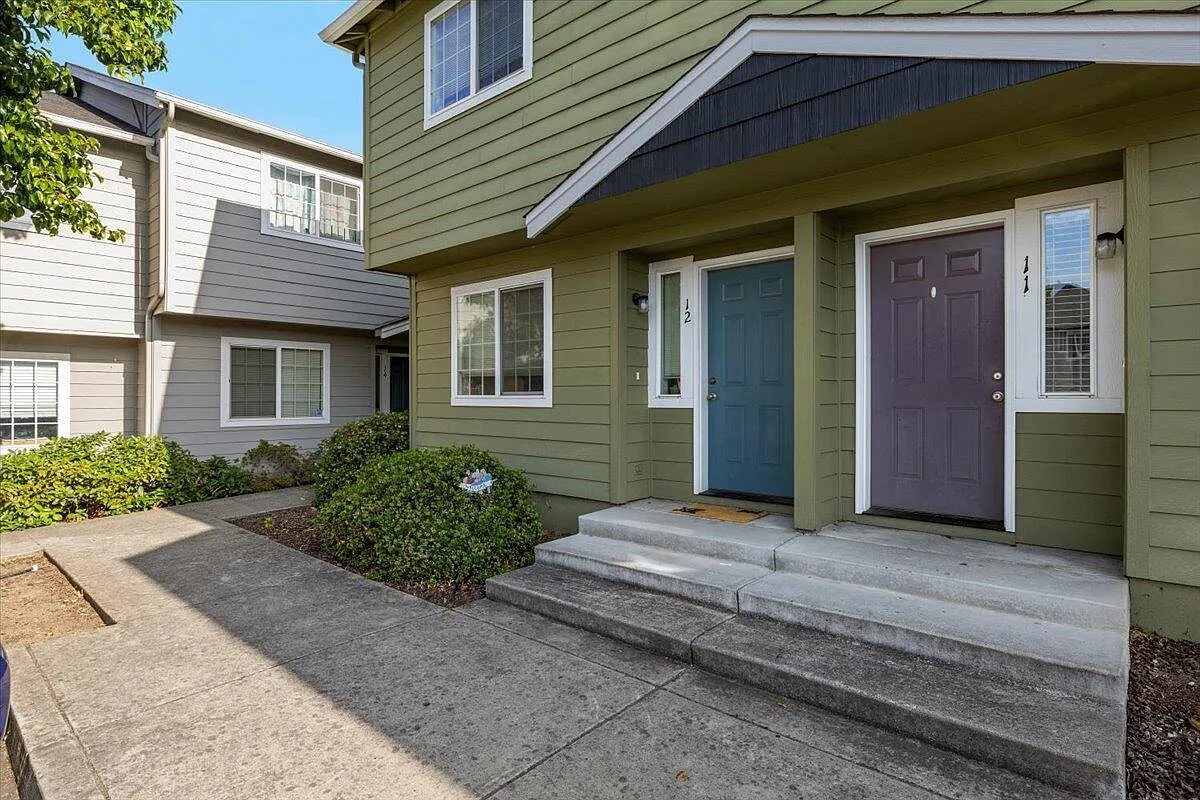 2030 Brookhurst St APT 12 photo 1