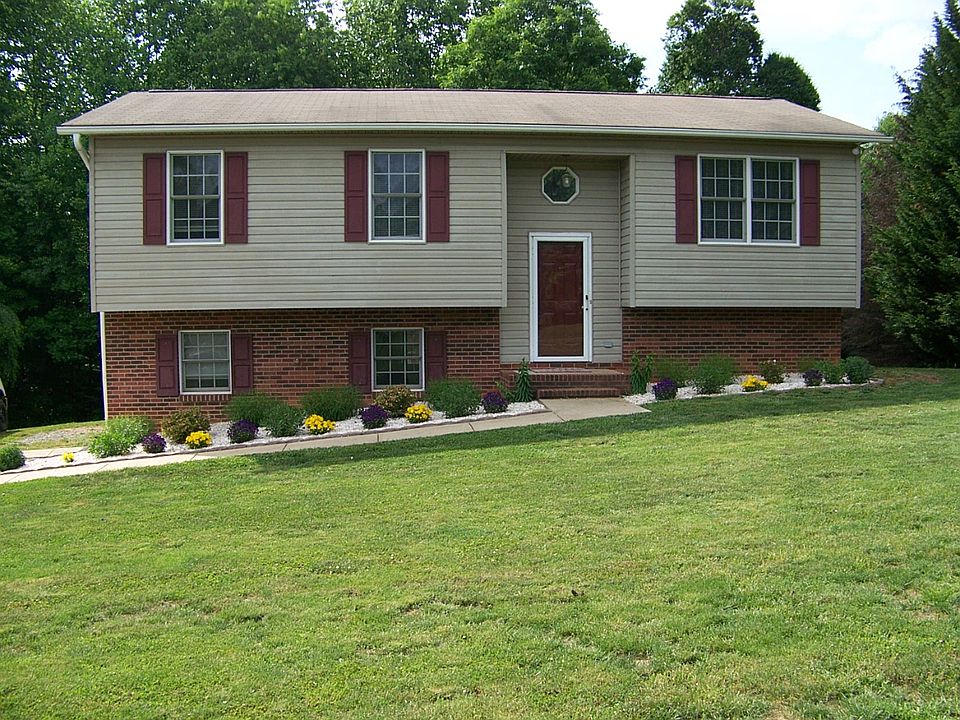 1st image of 149 Woodbridge Dr