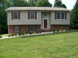 149 Woodbridge Dr, Mount Airy, NC 27030