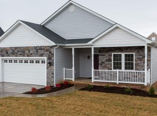 1067 Pendleton Dr, Waynesboro, VA 22980