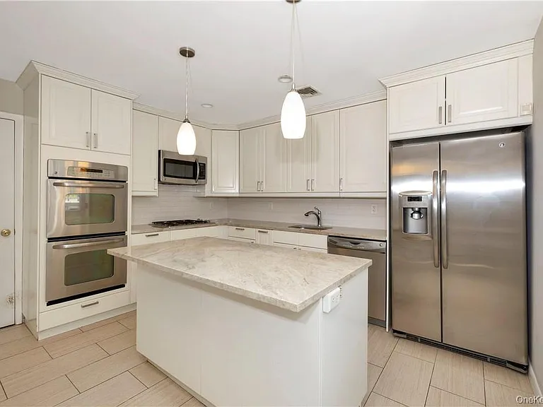 3 Lea Pl — Photo 10