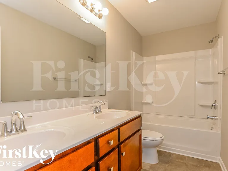 812 Southridge Dr — Photo 12