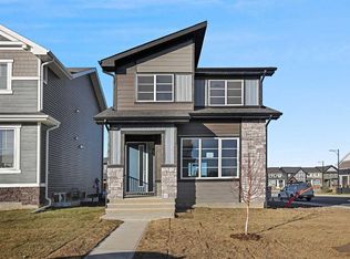 220 S Waterford Heath, Chestermere, AB T1X2Z7