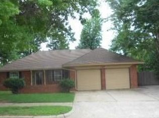 528 W Silver Meadow Dr, Midwest City, OK 73110