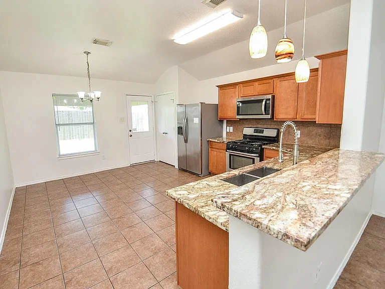 18142 Sorrell Oaks Ln — Photo 10