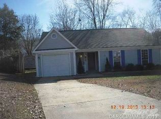 9028 Blue Willow Ln, Charlotte, NC 28227