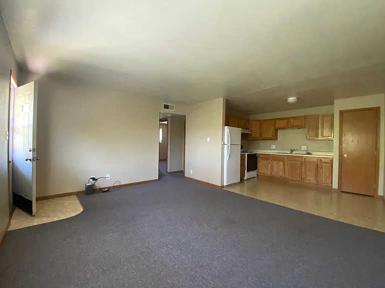 1001-1005 N Buchanan St — Photo 11
