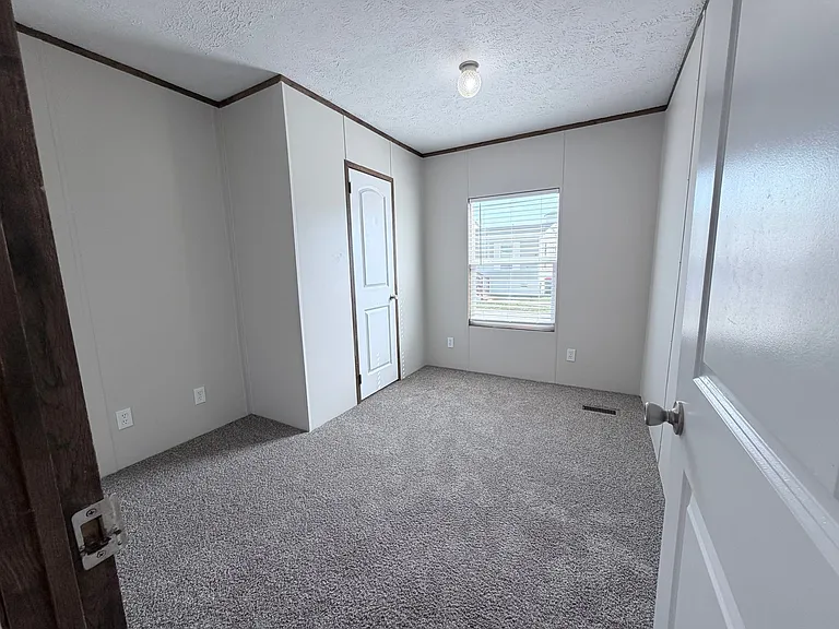 Lakeview Terrace — Photo 19