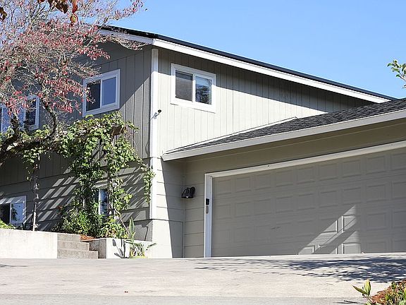 Garage and walkway to front 