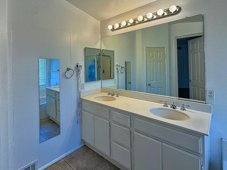 7637 Tuscany Pl — Photo 17