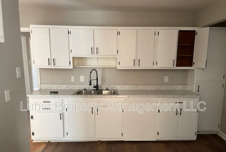 3558 Hallbrook St — Photo 8