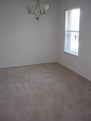 5th image of 3202 Chimney Rose Ct
