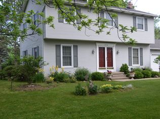 1216 Vista Dr, Fenton, MI 48430