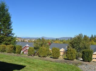 83 Sky Hawk Dr, Eagle Point, OR 97524