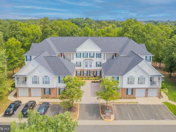 25200 Lake Shore Sq Unit 103, Chantilly, VA 20152