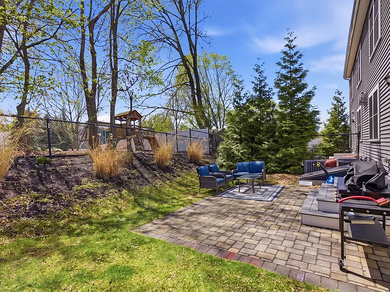 7 Spring Ct #A — Photo 36