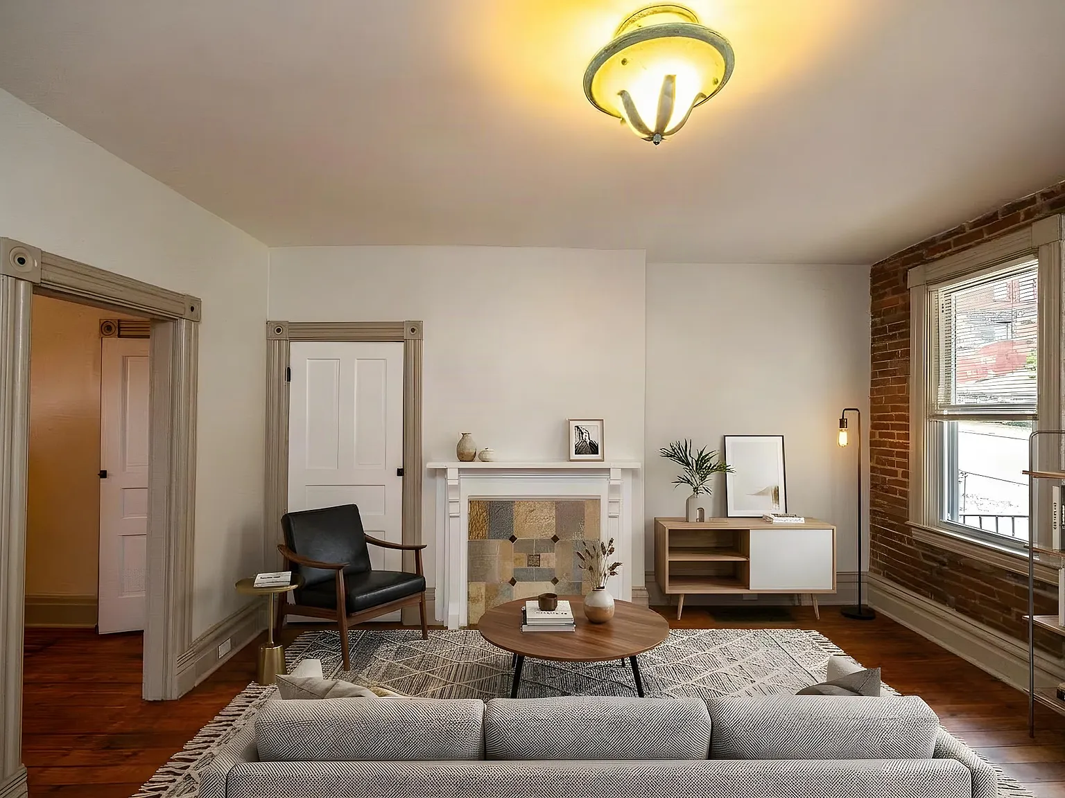 3 bed, 2.5 bath, 3825 sqft, $1,650 — Photo 3