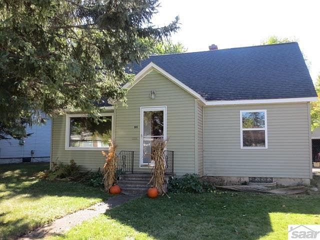 1st image of 915 10th Ave W