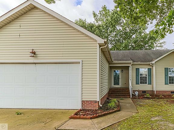2nd image of 307 Earl Dr