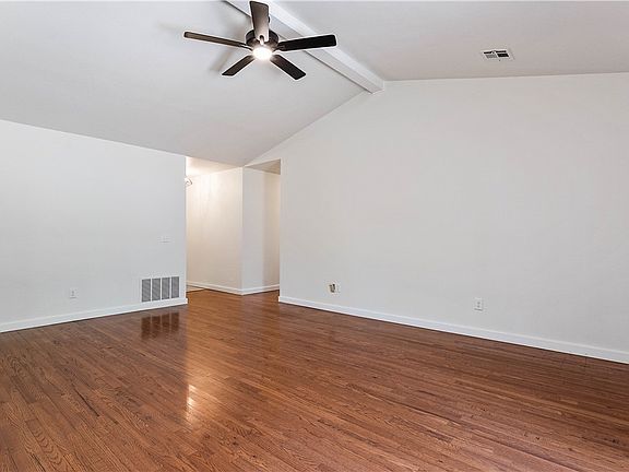 5th image of 6 Jordan Ln