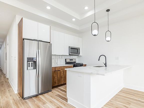 4th image of 6330 S Evans Ave #1