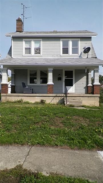 1st image of 121 Maplelawn Dr