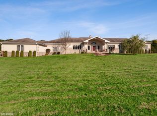 8 Raintree Pl, South Barrington, IL 60010