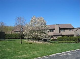 134 S Hemlock Ln, Williamstown, MA 01267