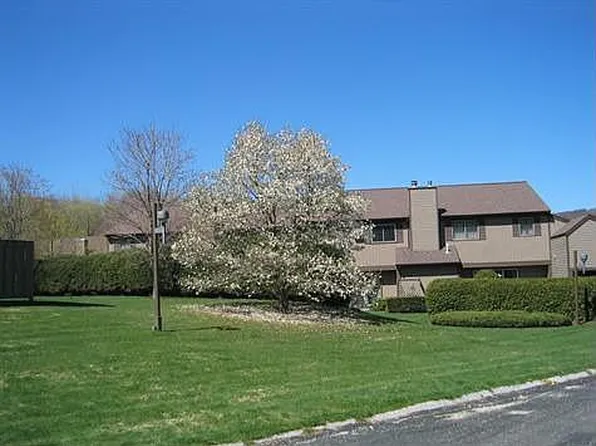 134 S Hemlock Ln, Williamstown, MA 01267