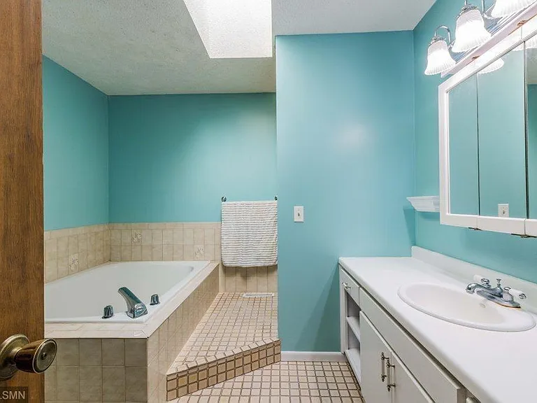 345 Poplar Dr — Photo 8