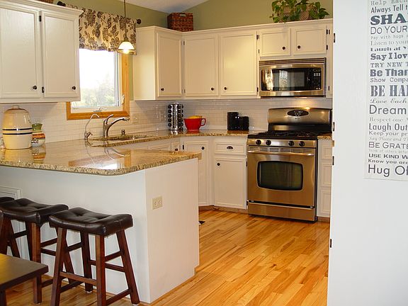 3rd image of 9311 Barrywoods Dr NE