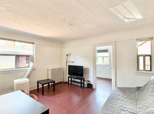 113 Vaughan Rd #12, Toronto, ON M6C 2L9