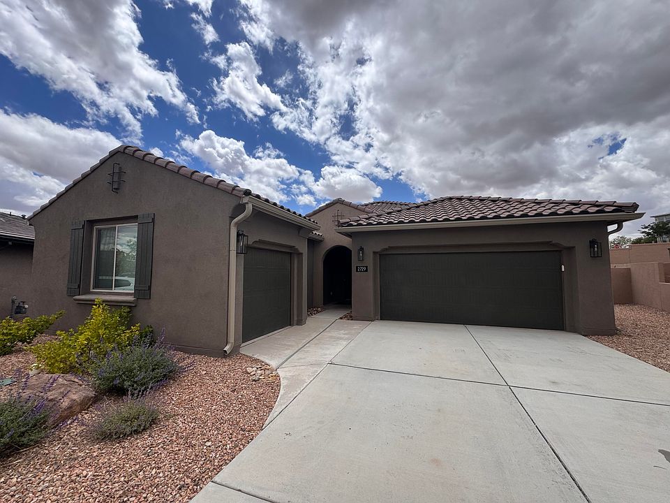 1st image of 2729 Kings Canyon Loop NE
