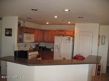 4th image of 1021 E Providence Canyon Dr