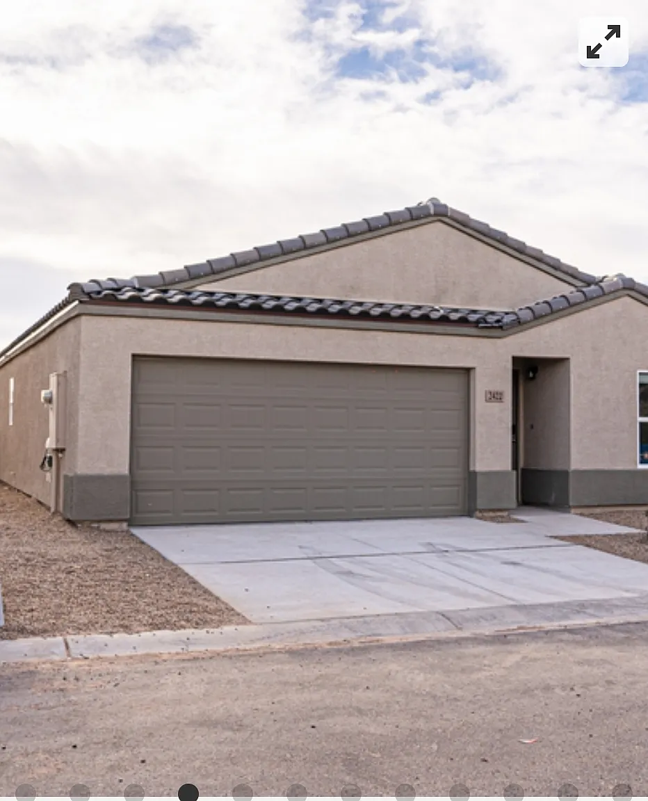 4 bed, 1915 sqft, $2,099 — Photo 1