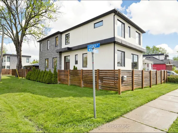 1047 Meredith Ave, Mississauga, ON L5E 2C6