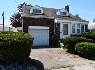 1713 Olive Ave, Mattoon, IL 61938