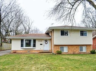 1318 N President St, Wheaton, IL 60187