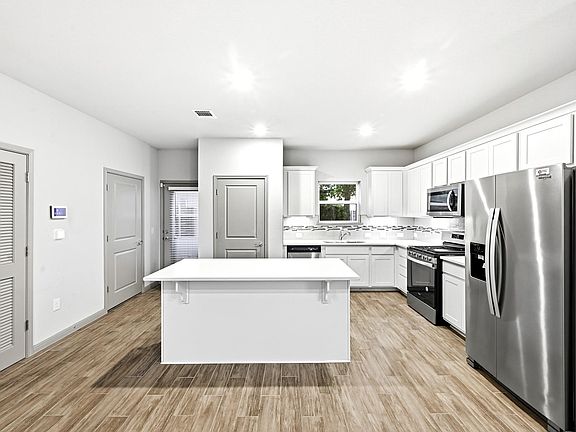 5th image of 5517 Charles Merle Dr #B