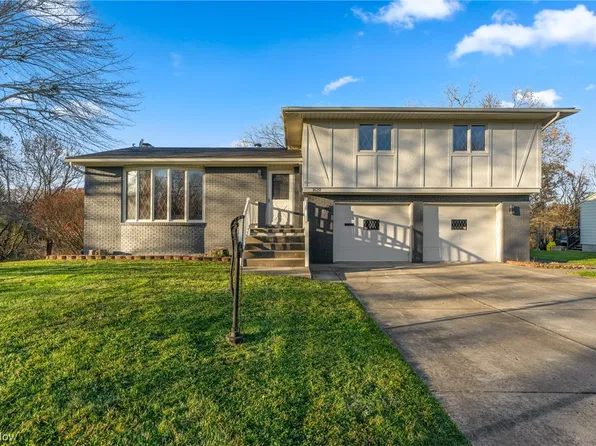 1620 Price Rd, Youngstown, OH 44509