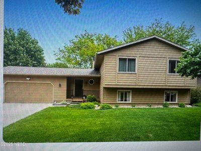 2212 S Oxford Ave, Sioux Falls, SD, 57106
