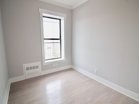3rd image of 850 42nd St APT 10