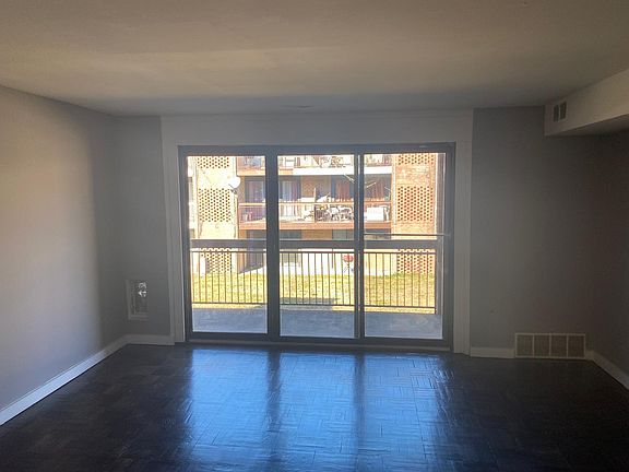 2nd image of 6922 N Broad St #I3