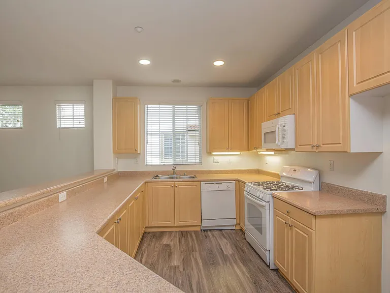 Arbor Lane Apartment Homes — Photo 27