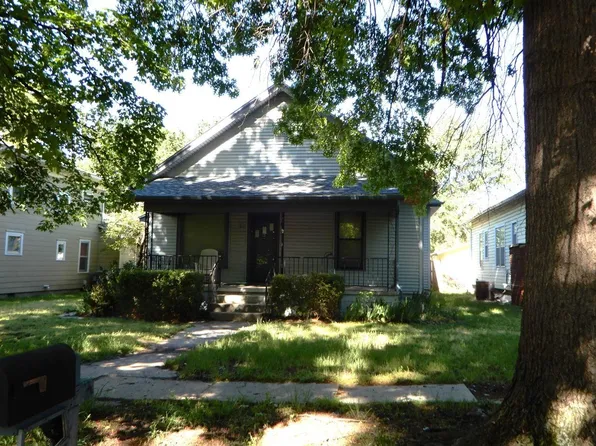 321 N 3rd St, Arkansas City, KS 67005