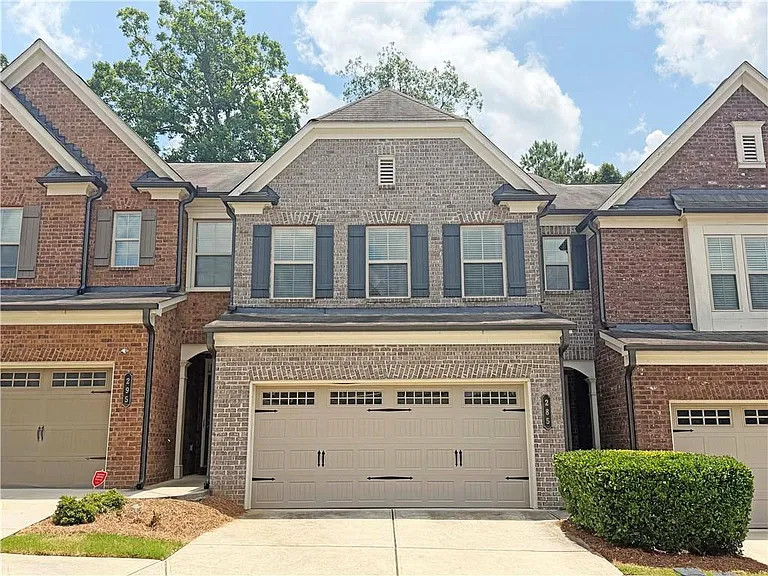 285 Holdings Dr — Photo 1